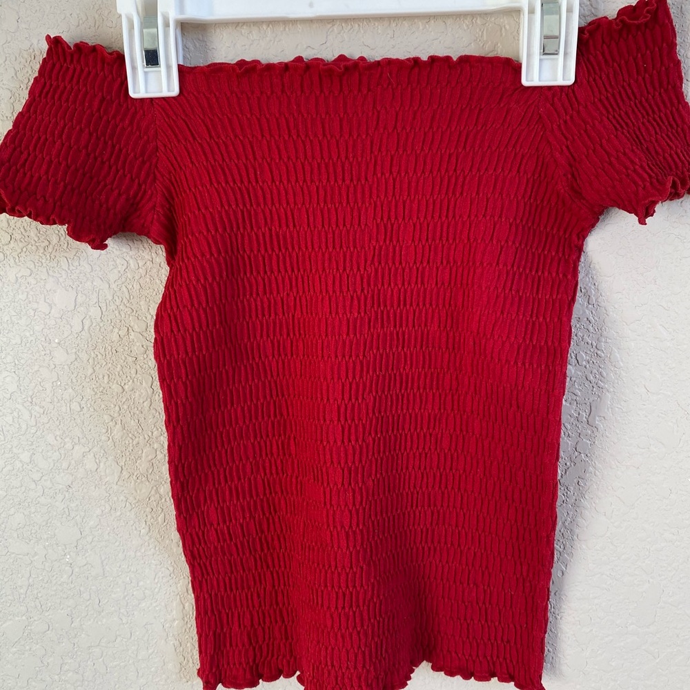 Red scrunch stretch shirt🌻3for20$